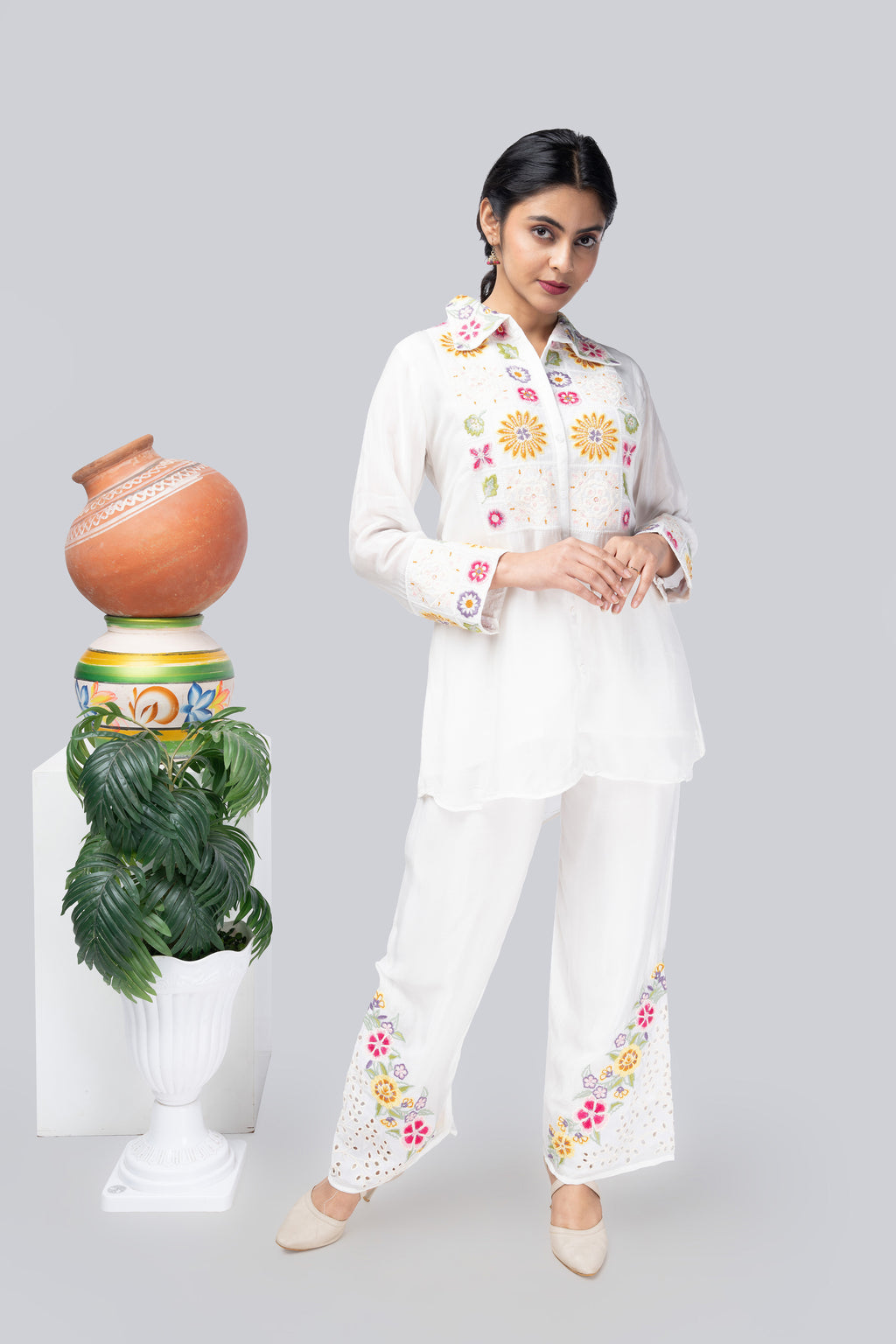 White Floral Embroidered Kurti Co-ord Set