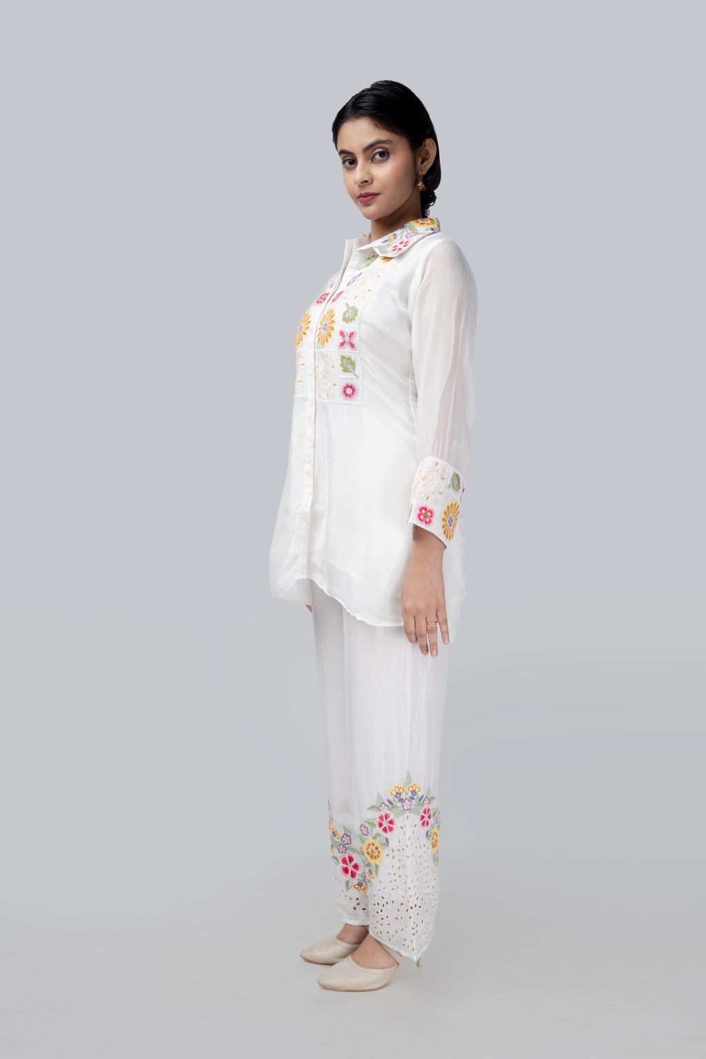 White Floral Embroidered Kurti Co-ord Set