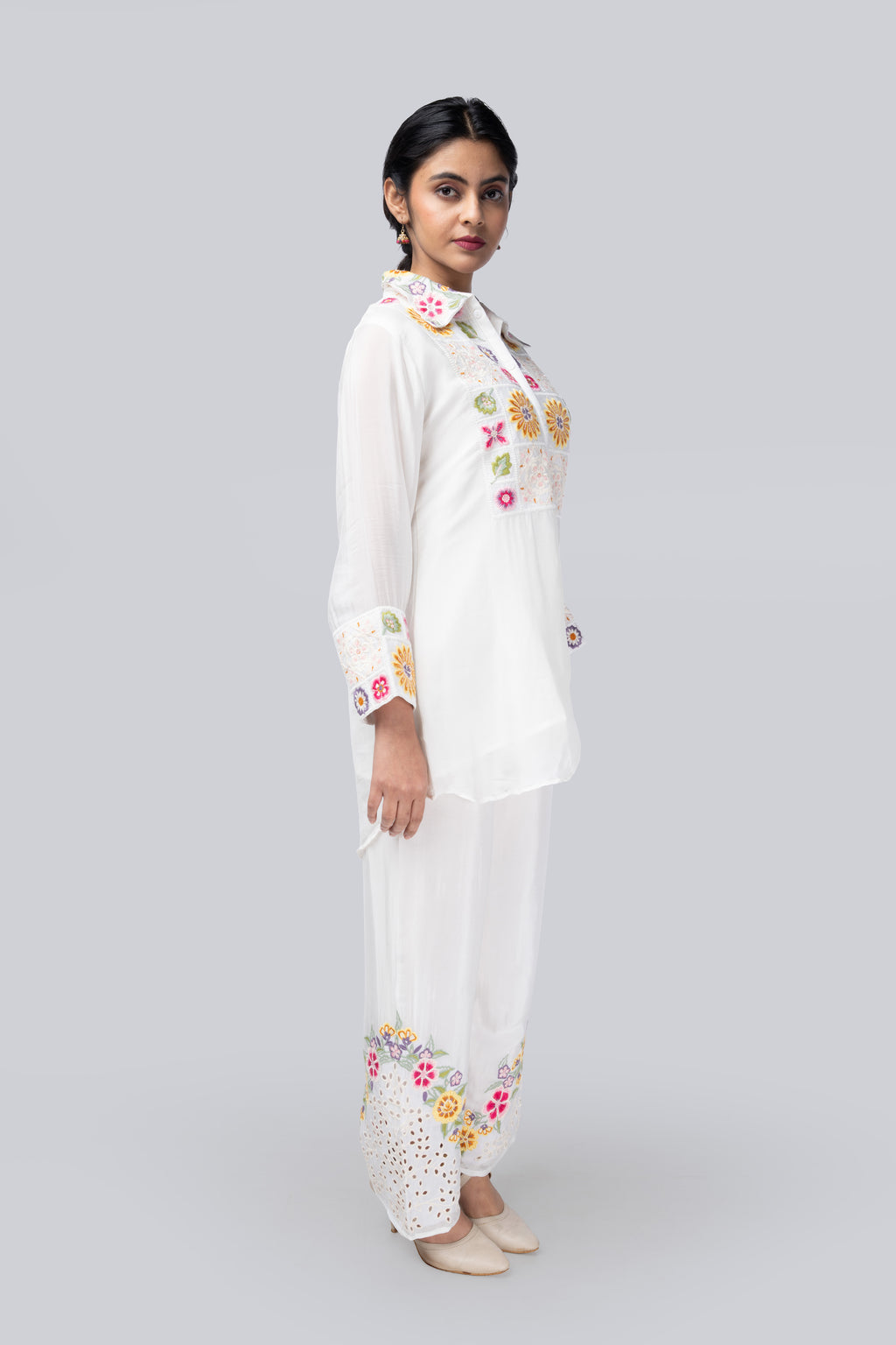 White Floral Embroidered Kurti Co-ord Set