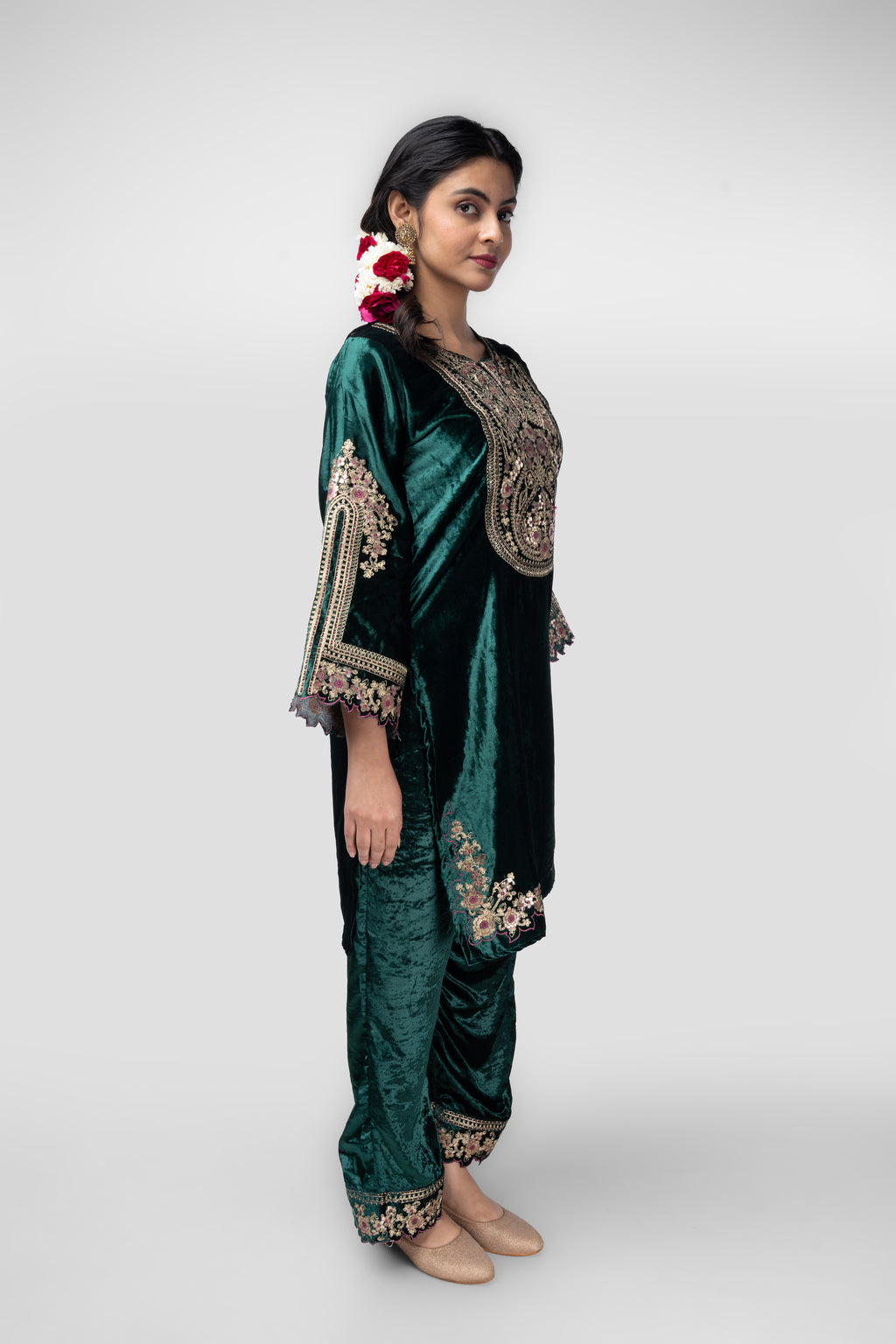 Emerald Velvet Embroidered Kurti Set